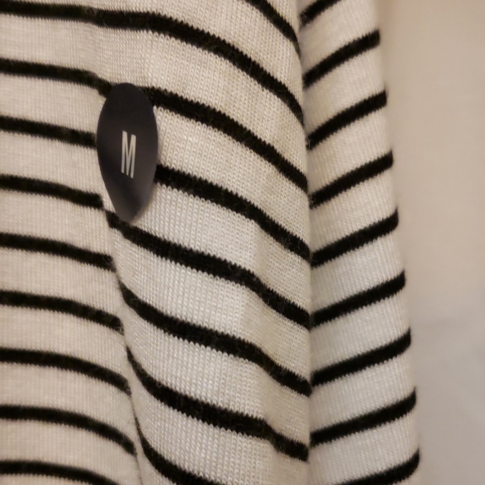 HOLLISTER STRIPE TEE SIZE MEDIUM - Picture 4 of 8